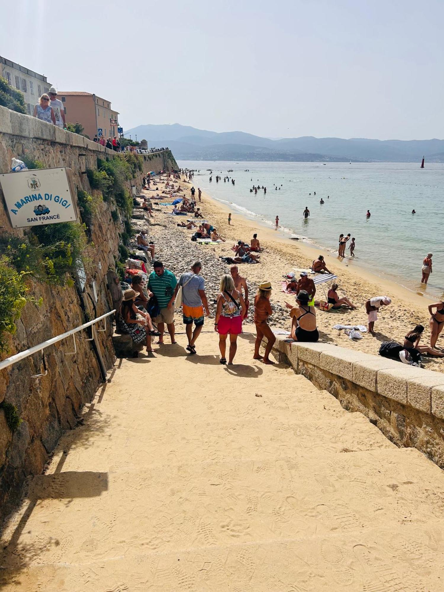 Appartement Cosy Centre Ajaccio อฌักซิโอ้ ภายนอก รูปภาพ